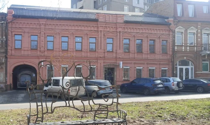 Клініка доктора Медведева — просп. Олександра Поля, 25